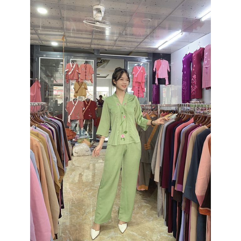 Đồ lam đi chùa mẫu lụa thêu sen
