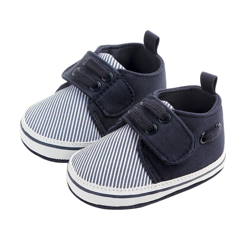 Giày mềm phối sọc không trơn trượt đáng yêu dành cho bé