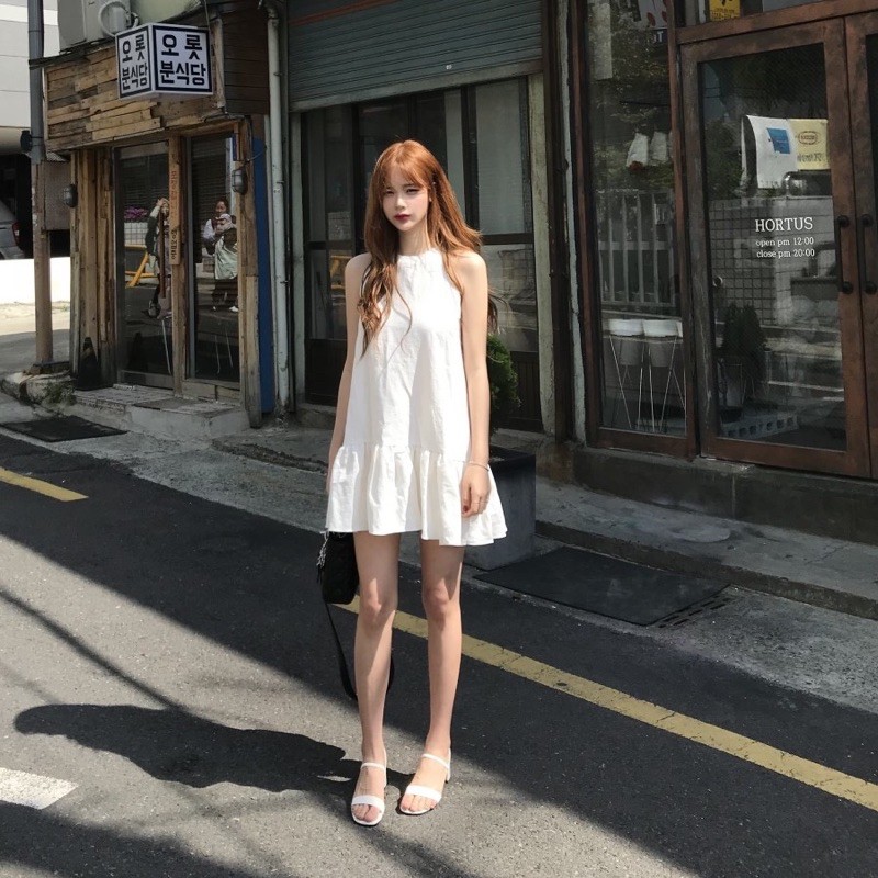 [ẢNH&VIDEO THẬT CUỐI] Đầm yếm đuôi bèo mát mẻ Trắng Đen | BigBuy360 - bigbuy360.vn