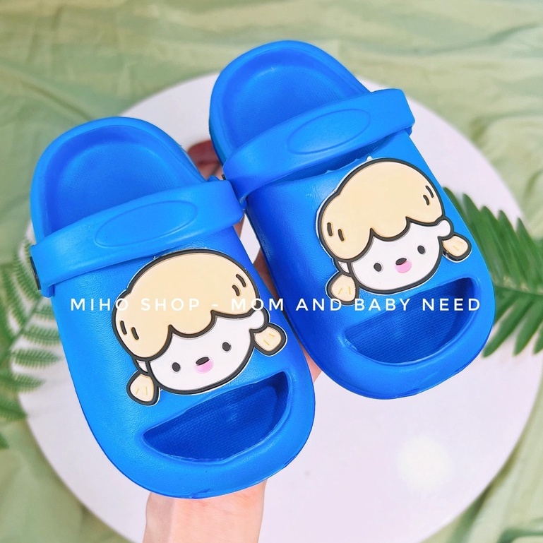 Dép Sục Có Quai Mũi Cao Bảo Vệ Chân Hình Bé Gái Xinh Xắn