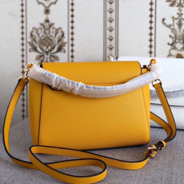 TÚI ĐEO CHÉO MÀU VÀNG