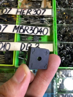 Diode cầu 4 chân 10A-KBPC1010