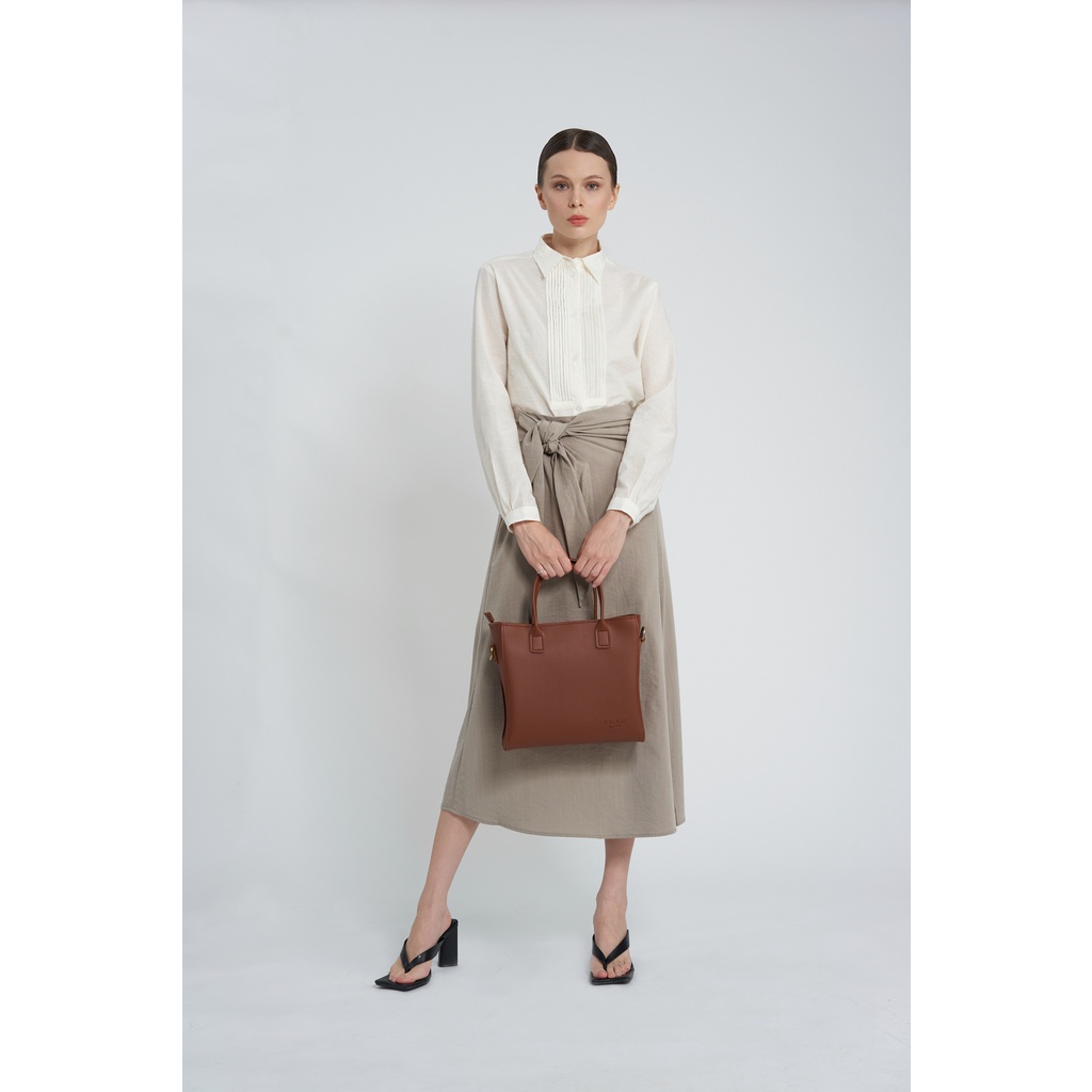 Áo sơ mi nữ KHÂU BY CQ chất Cotton Linen tay dài Slim-fit Tailored