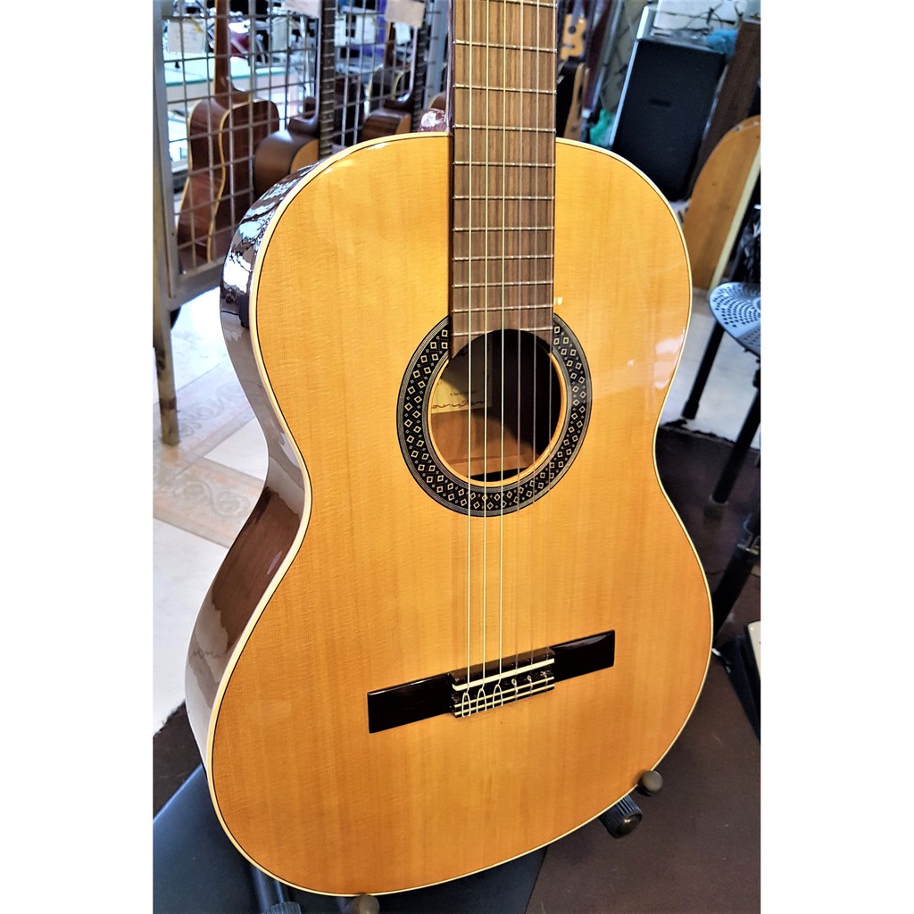 Đàn guitar Classic Tây Ban Nha Alhambra 1C tặng kèm bao đàn