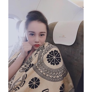 Khăn choàng lụa sang chảnh