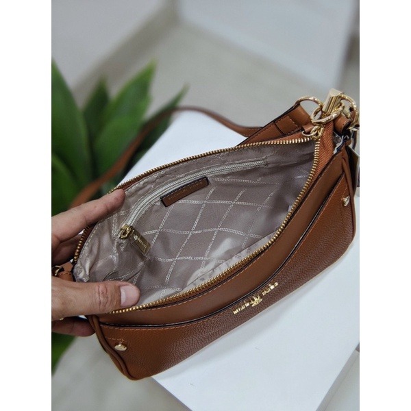 Sẵn ♥️  Túi đeo vai Micheal Kors “kẹp nách” xinh