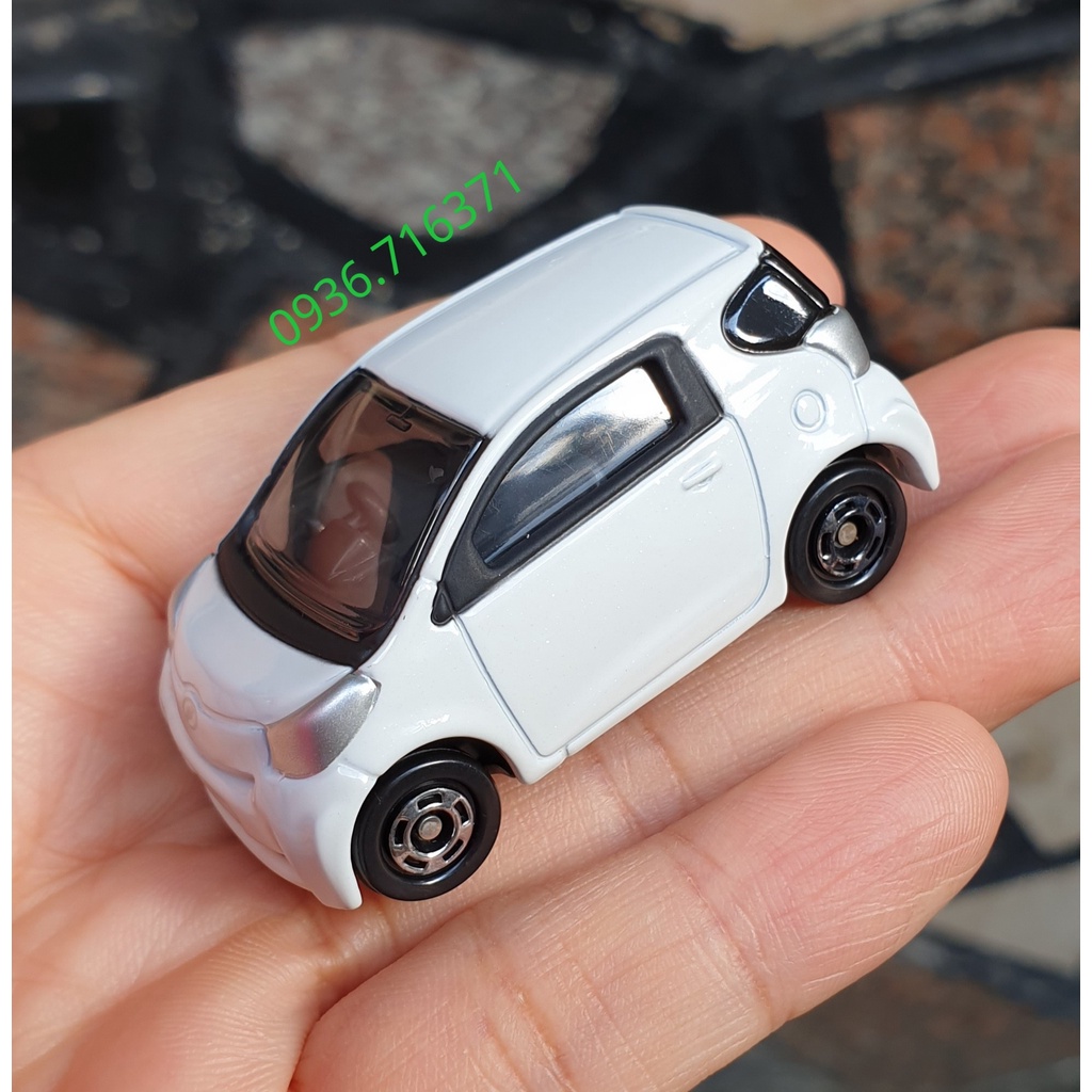 Xe mô hình tomica Nhật bản - Toyota IQ màu trắng
