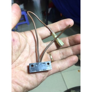 công tắc cảm biến máy nước nóng