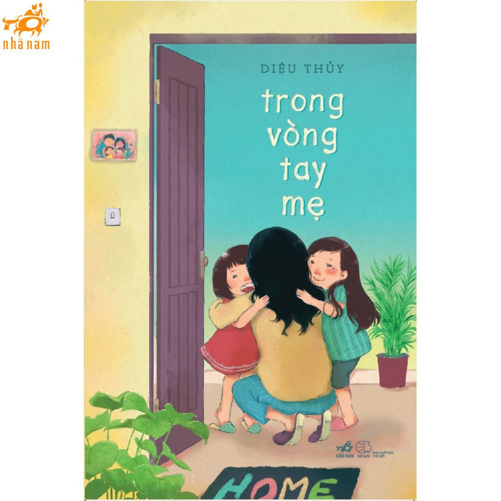 Sách - Trong vòng tay mẹ (Nhã Nam)