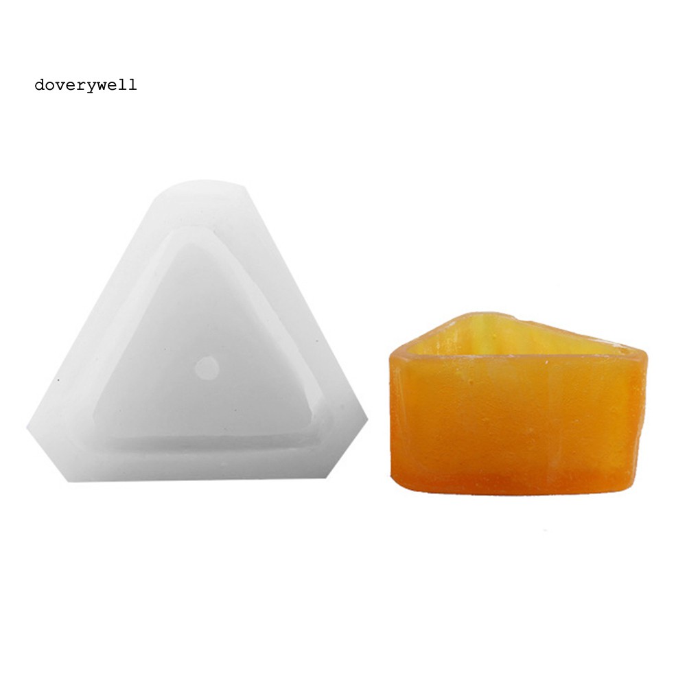 Khuôn Tạo Hình Làm Chậu Cây Hình Tam Giác Bằng Silicone