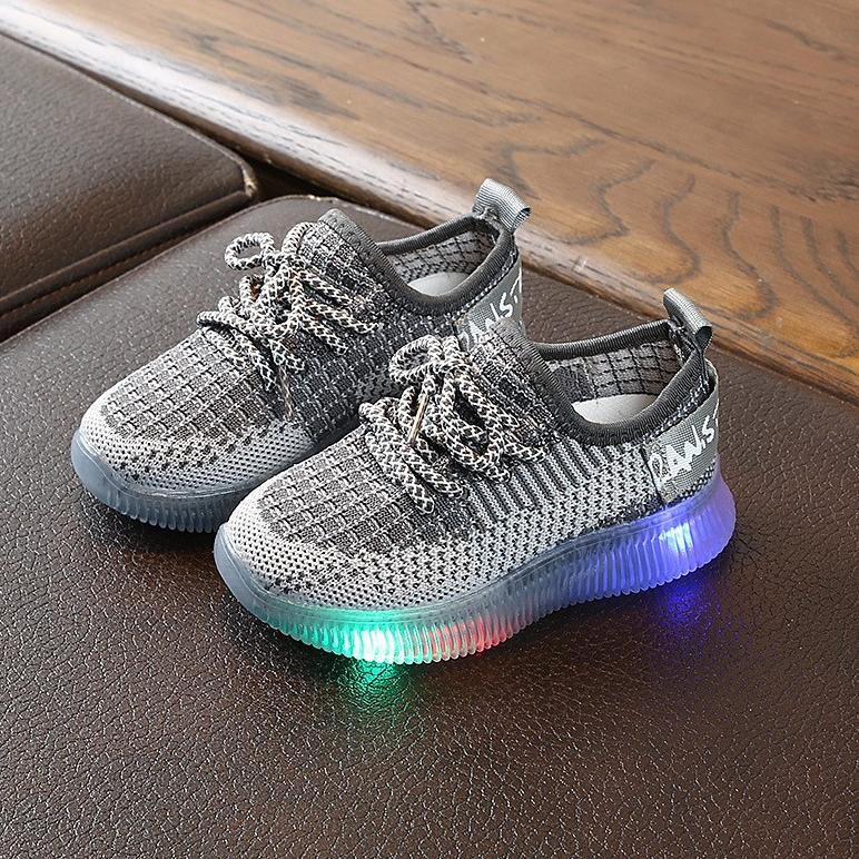 Gói quà.... Mới Giày trẻ em có đèn LED A-001 | Giày thể thao có đèn LED nhập khẩu cao cấp cho bé