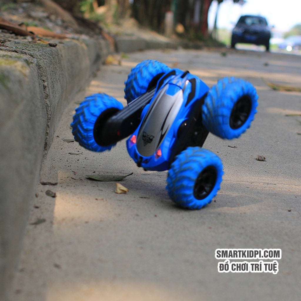 Ảnh Thật Xe ô tô địa hình điều khiển từ xa 3388 lộn nhào 360 độ - Bé Thông Minh Smart Kidpi