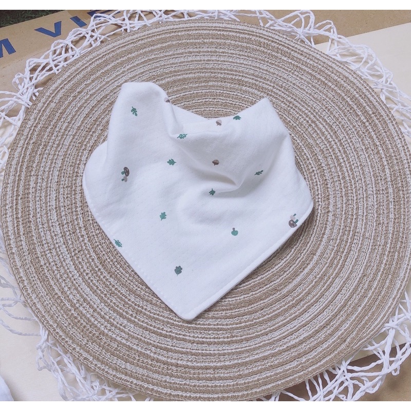 yếm cotton hình gấu cho bé , có cúc bấm tiện lợi