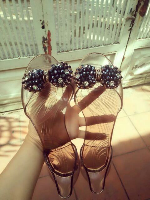 Giày nhựa đi mưa nơ đá xanh, vàng , ,