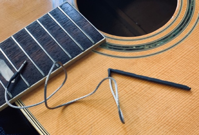 Piezo thạch anh đàn guitar acoustic