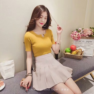 Chân váy xòe xếp ly