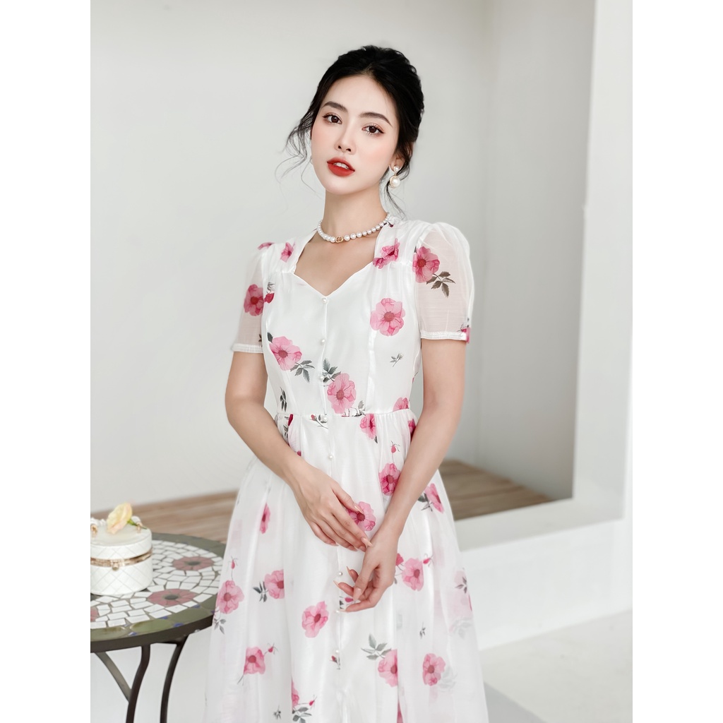 Váy hoa cổ vuông dáng dài tay bồng hai màu trắng, be Lolie YAME