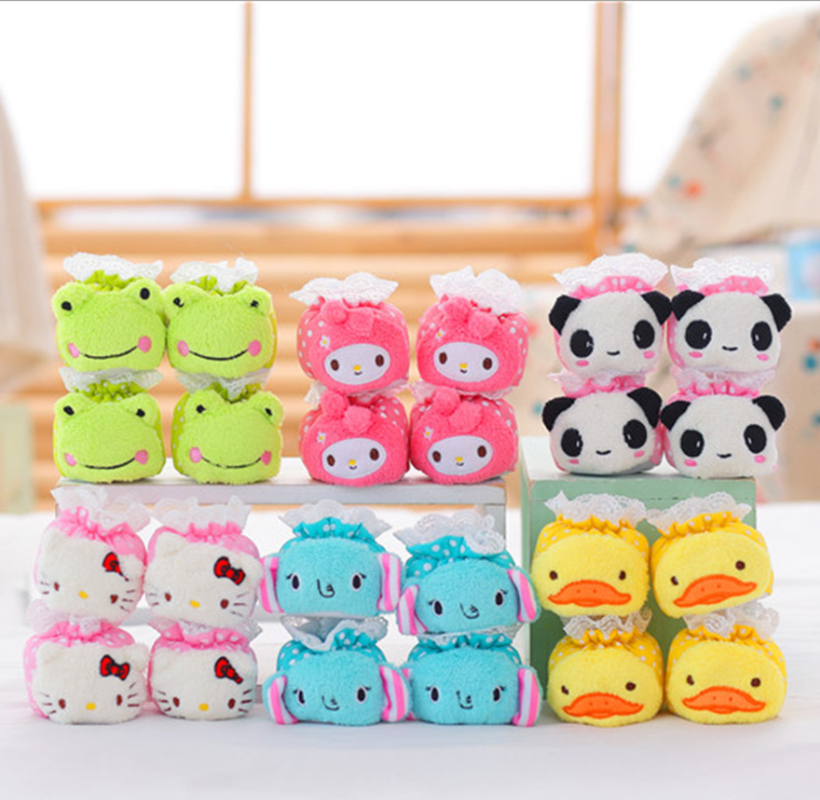 4 Vải Bọc Chân Bàn Ghế Hình Hello Kitty