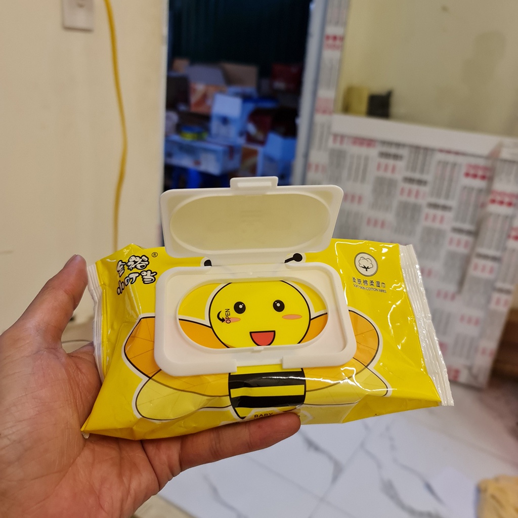 Khăn giấy ướt vịt vàng kháng khuẩn không mùi 10 gói tặng kèm thùng nhựa gói 80 tờ - Đồ ăn vặt cô nương béo