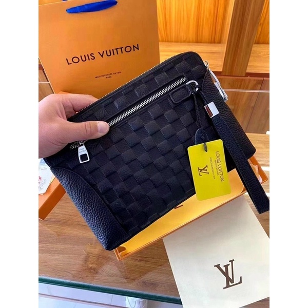 Tú ví cầm tay thời trang