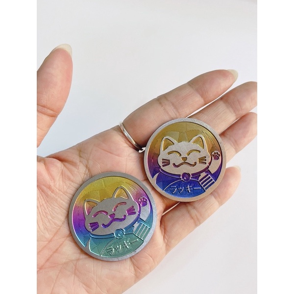 Tem dán titan mèo thần tài, mèo may mắn vãy tay thu hút tài lộc