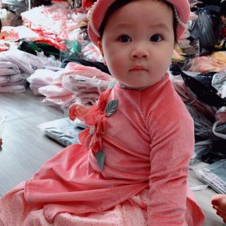 Áo dài nhung cho bé gái