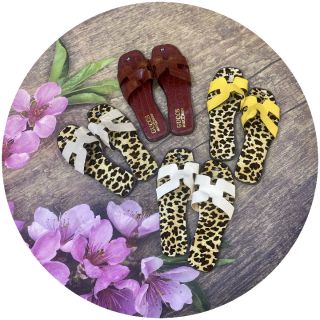 Dép kiểu nữ