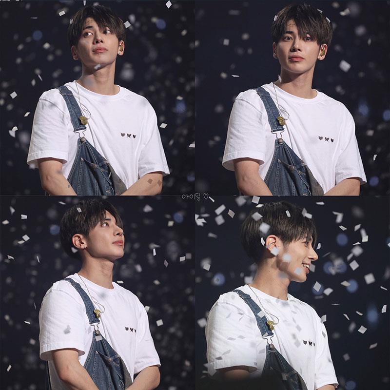 Áo Thun  In Chữ TXT World Tour ACT LOVE