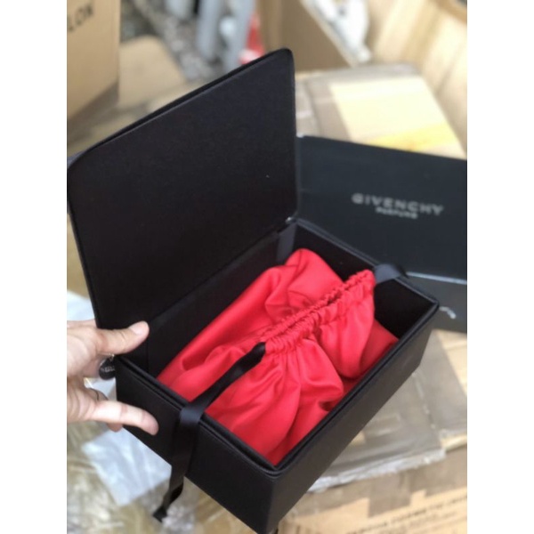 Túi Mỹ phẩm Givenchy