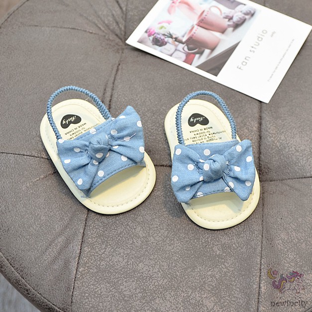 Giày sandal tập đi chống trượt cho bé gái