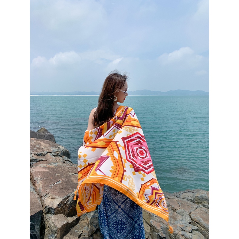 Khăn choàng boho đi biển (Khăn choàng thổ cẩm) màu vàng khối - Mã LN014