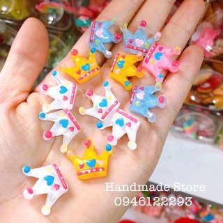 Charm vương miện