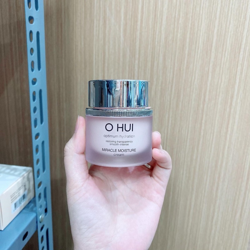 Kem dưỡng cấp ẩm làm sáng da Ohui hồng Miracle Moisture