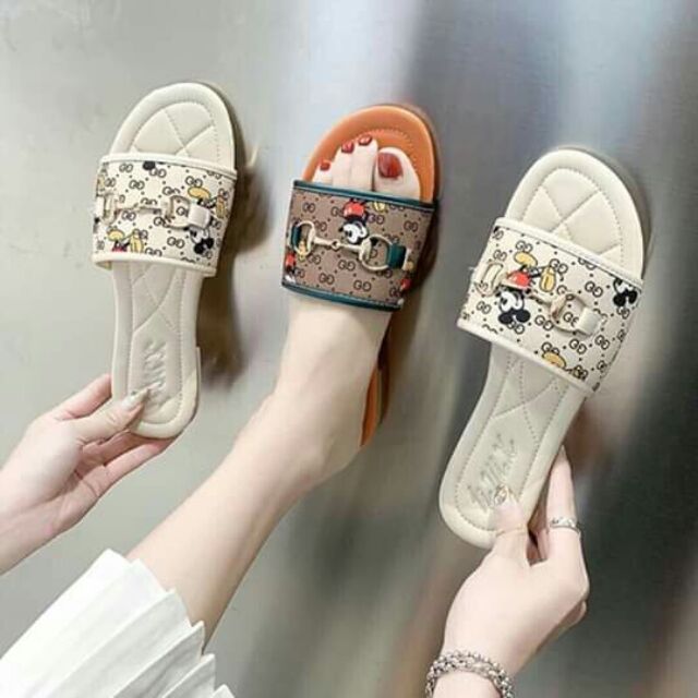 Dép chuột Mickey