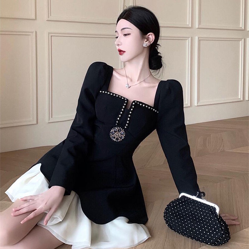 Đầm cổ vuông IELGY màu đen thiết kế mỏng xinh xắn thời trang dành cho nữ