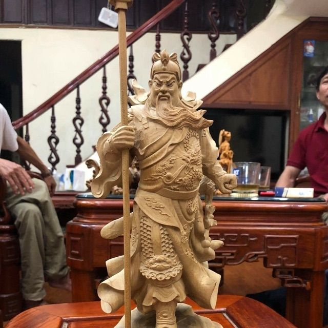 Tượng Quan Công gỗ thơm cao 30 cm