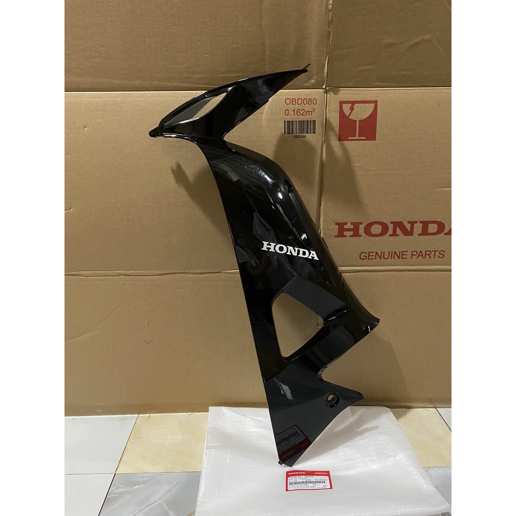 Ốp yếm - cánh trong bên trái HONDA WAVE ANLPHA năm 2006 màu Đen. (64250KTL680ZA)