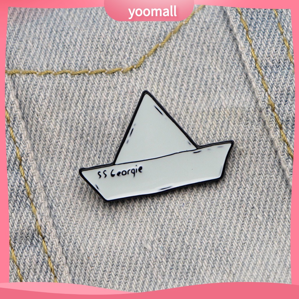Ghim cài áo tạo hình thuyền giấy xinh xắn