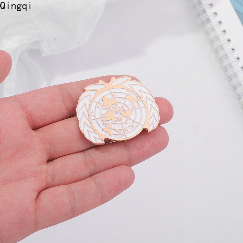 Ghim cài áo MISS ZOE phối hình trái đất và cành ô liu tráng men dễ thương