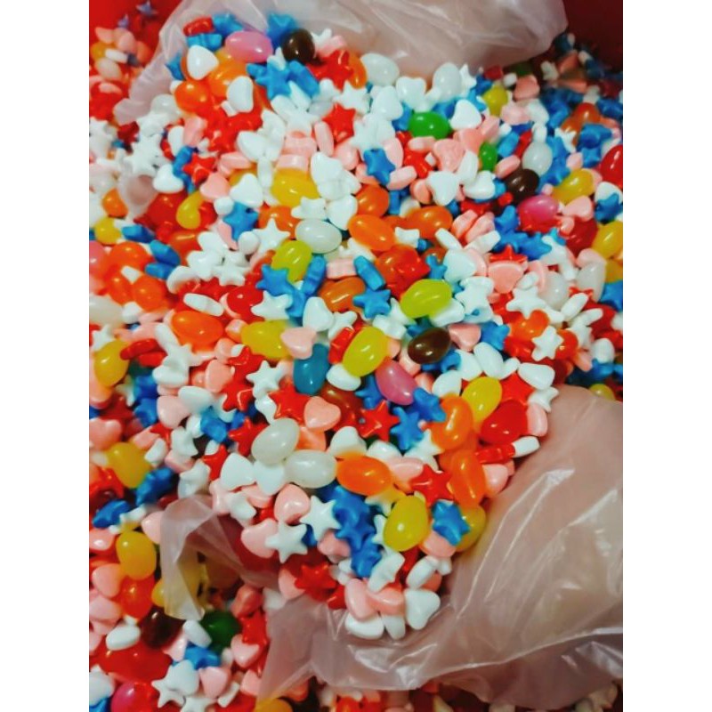 1 lon 300gr kẹo ngũ sắc Thái Lan