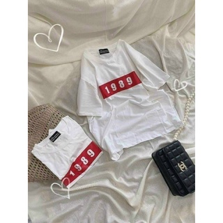 Áo thun trắng phom rộng vừa
