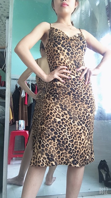 Đầm cổ đổ satin lụacao cấp video thật 100% | BigBuy360 - bigbuy360.vn