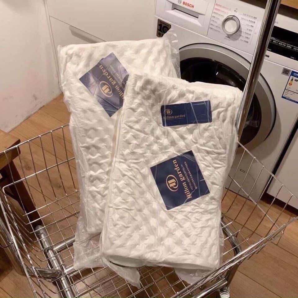 Gối Cao Su Non Hilton Cao Cấp - Gối cao su lượn sóng cao cấp có lỗ thoáng khí và gai massage chống đau mỏi vai gáy