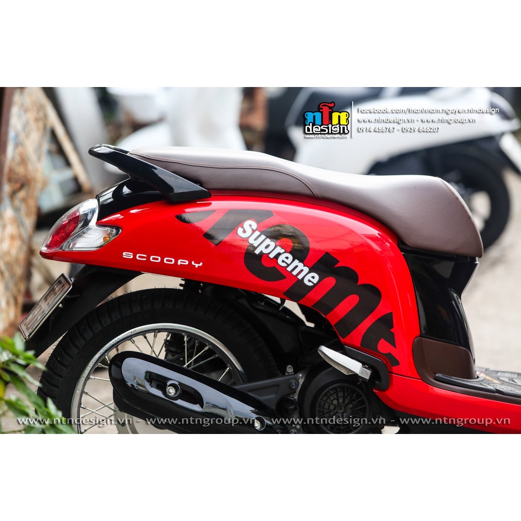 Tem Scoopy - mẫu Supreme