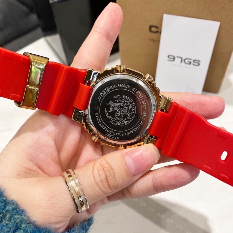 Đồng Hồ Nam M 5600 Đỏ Giới Hạn, chống nước, 38mm