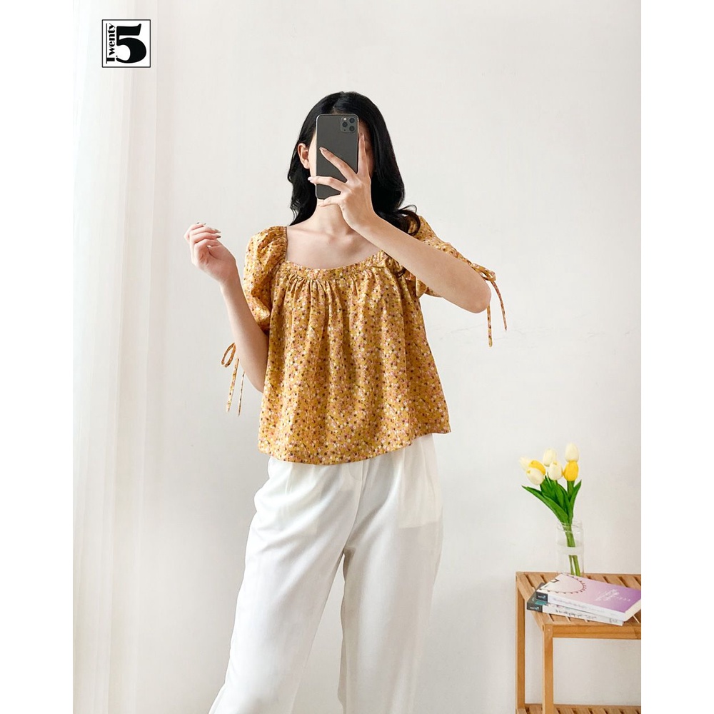 Áo kiểu nữ hoa nhí vintage nhún ngực chun vai Twentyfive A14