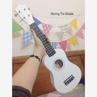 Đàn Ukulele soprano trắng (Ảnh thật, có sẵn/tặng kèm phụ kiện, stickers random)