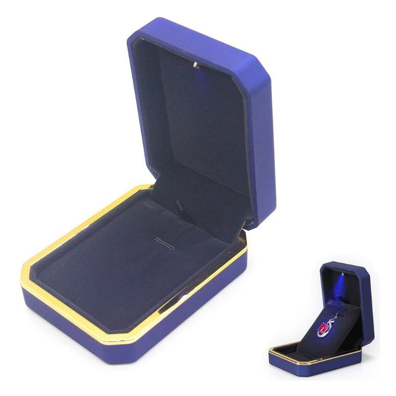 Hộp Đựng Nhẫn Cưới Hình Vuông Bằng Nhung Có Đèn LED Sang Trọng