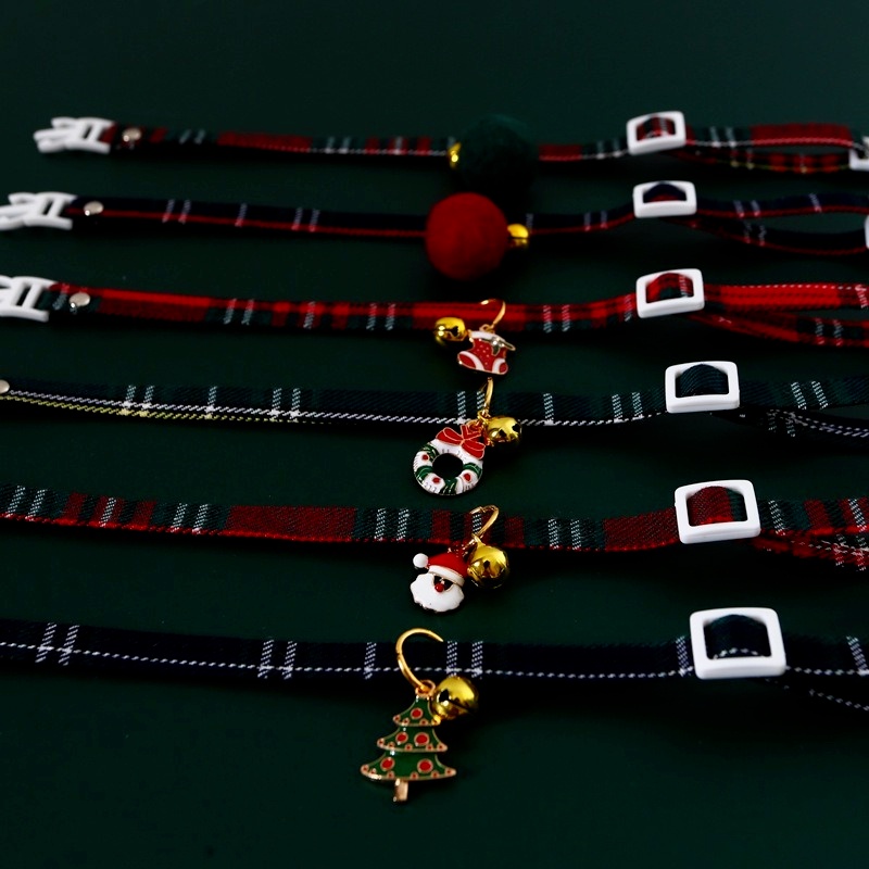 Vòng cổ có chuông họa tiết phong cách Giáng sinh cho thú cưng
