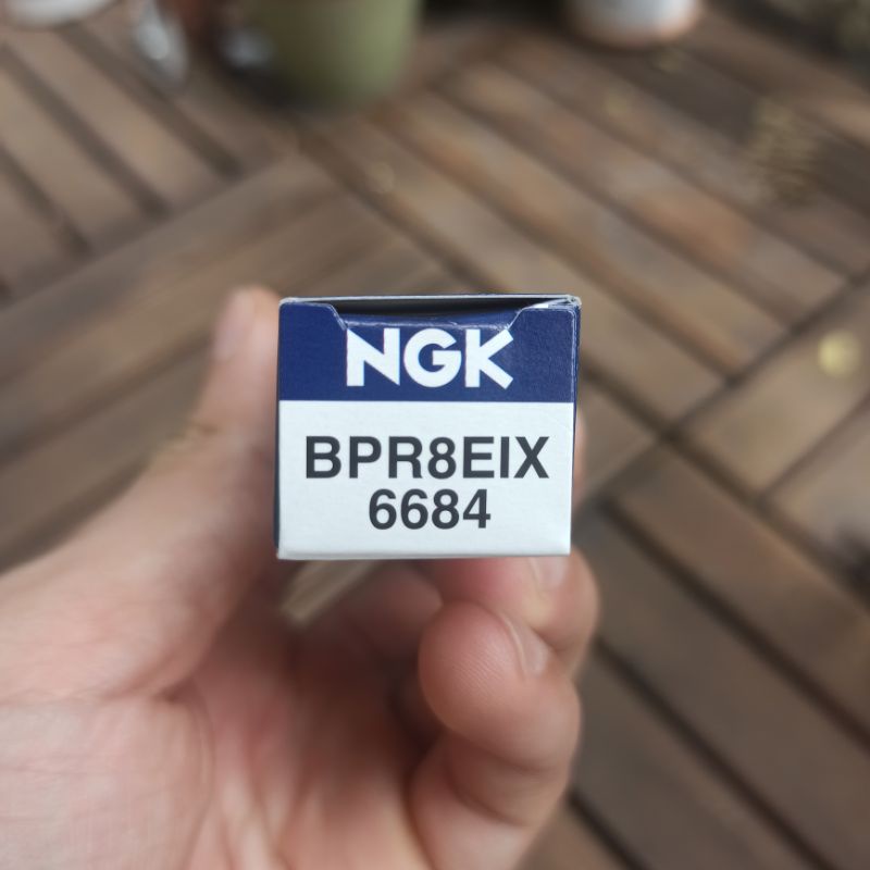 Bugi NGK Iridium - BPR8EIX (chân dài, ren 14mm)